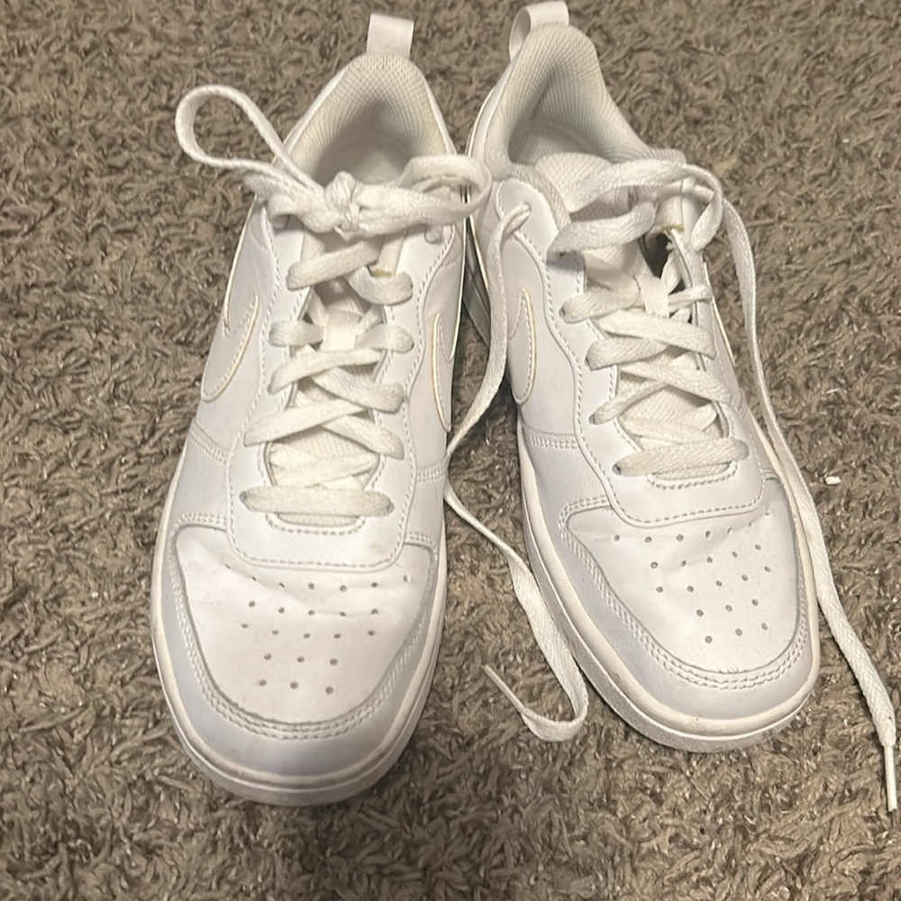 Nike - Picture 2 of 3